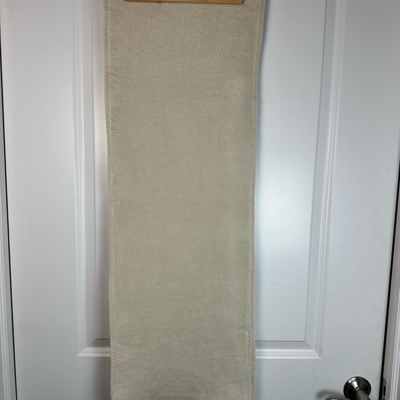 🧣🧤 Dudley Stephens Sherpa Larkspur Scarf & Glove Set – Oatmeal - Picture 15 of 15